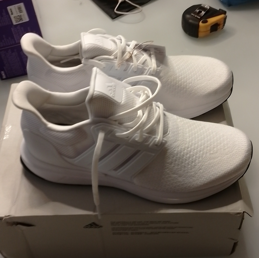BNIB MENS ADIDAS UBOUNCE DNA